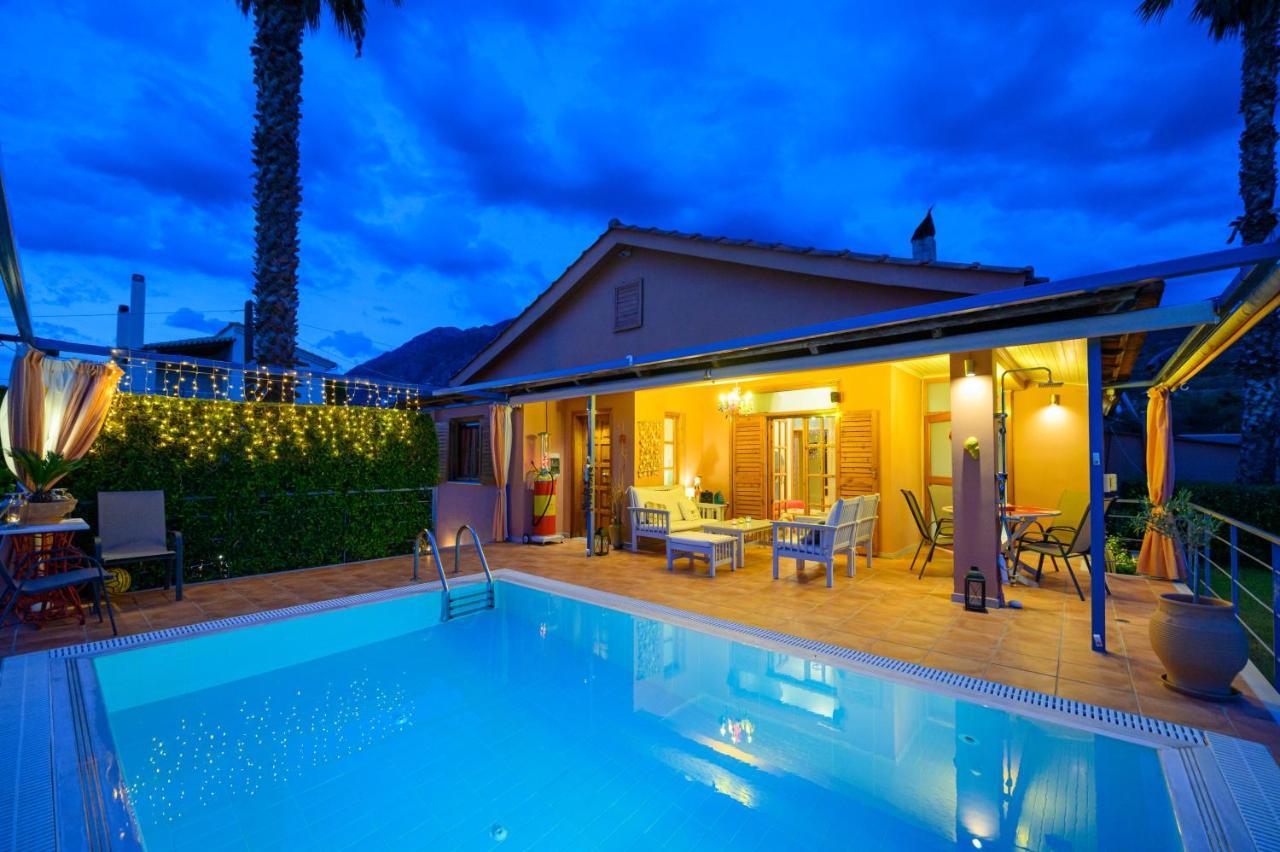 Cozy Small Smart Villa With Private Pool Mikri Mantineia Kalamata Exterior foto